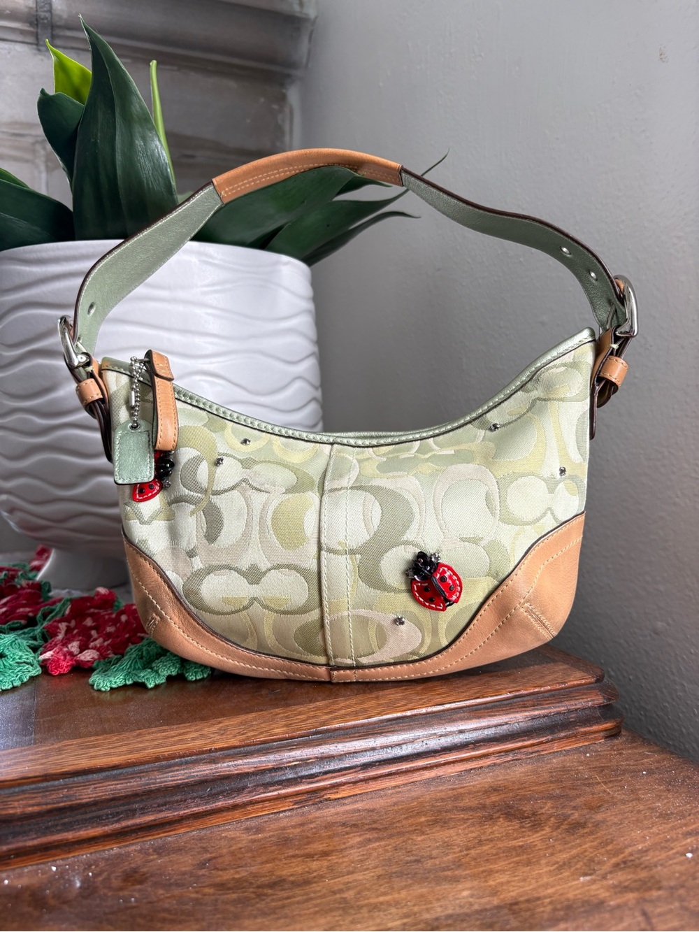 COACH Ladybug Shoulder Bag Green Canvas Leather Hobo Bag Signature 6723 - Picture 3 of 17